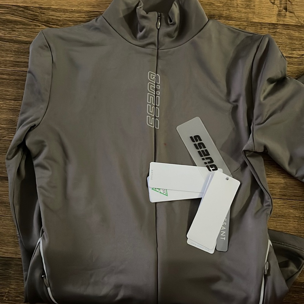 Guess zip up NWT
